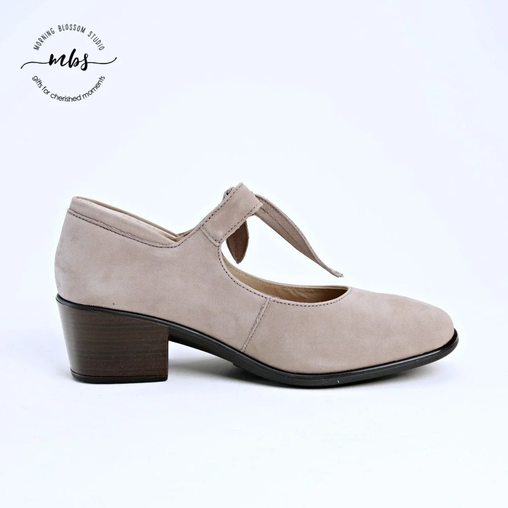 NIB Naot Nobility Mary Jane Crinkle Patent Leather Orthopedic Tan Women‎ 40